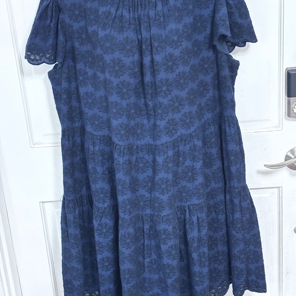 Crown & Ivy Navy Raised Floral Design Cap Sleeves 3 Tiers Dress Plus Sz 2 X - Picture 12 of 12